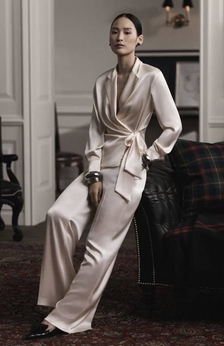 Комплект атласный молочный