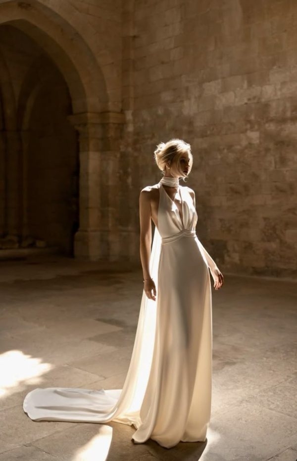 Бежевое Атласное платье